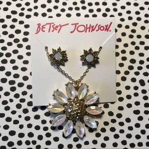 Betsey Johnson Bee Mine Daisy